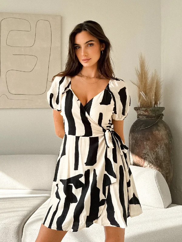 Visions of You Abstract Mini Dress Stylish Short-Sleeve Mini Dress