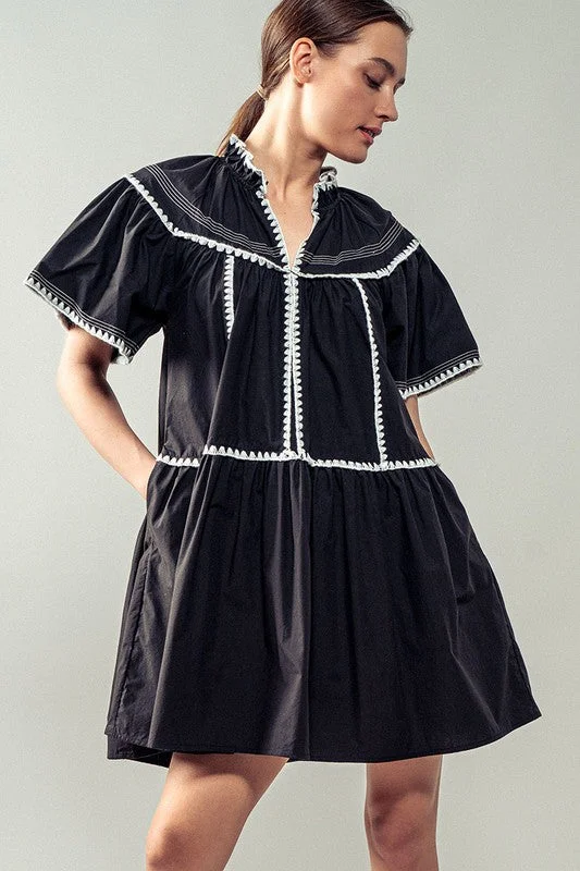 Contrast Trim Pleated Mini Dress Fashionable Mini Dress with Slits