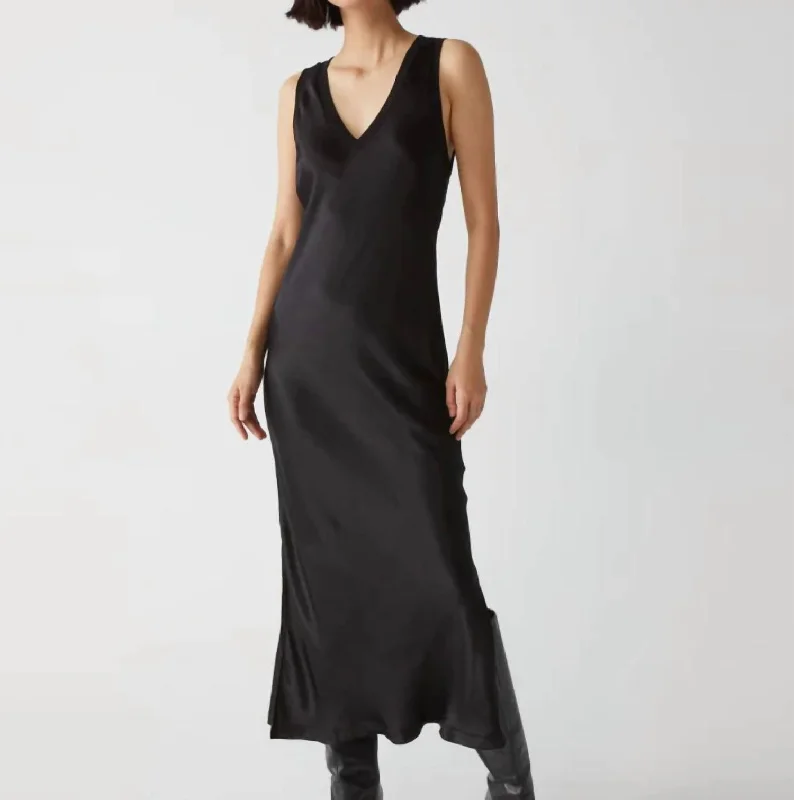 Randi V-Neck Midi Dress In Black Fashionable Casual Midi Dress