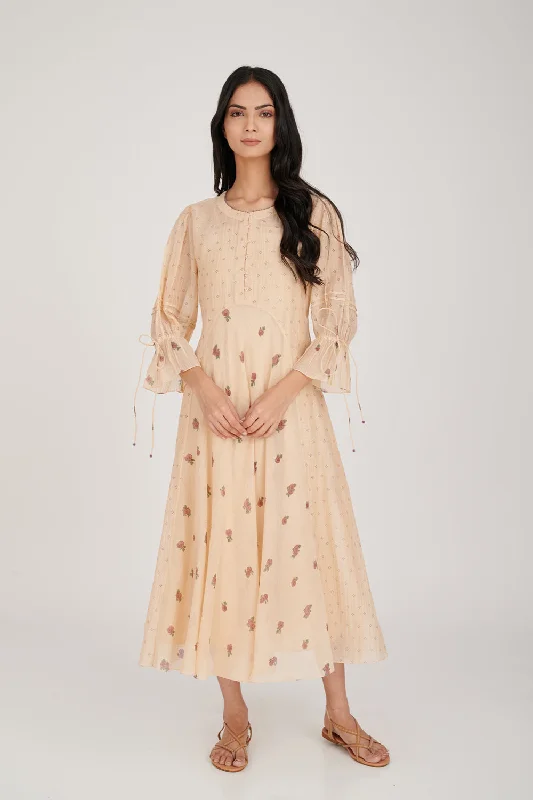 Magnolia Maxi Dress Elegant Lace-Up Maxi Dress