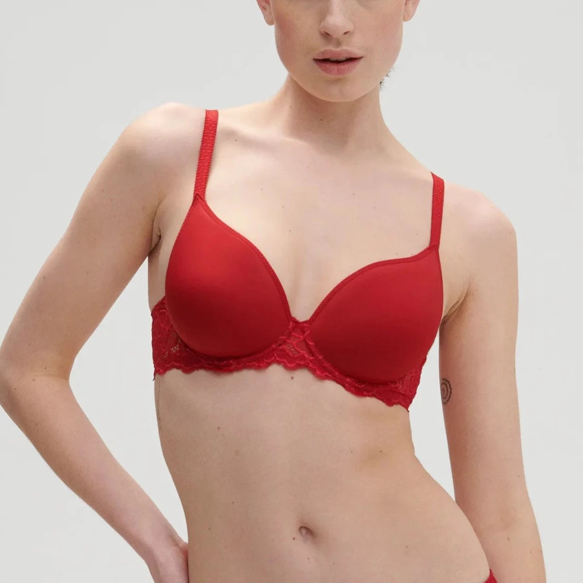 Caresse 3D Spacer Plunge Bra In Rouge Tango - Simone Perele Sleek Sports Bra