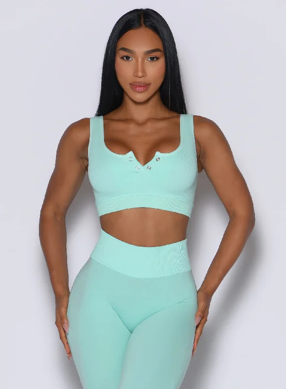 Snap Seamless Bra Sleek Sports Bra