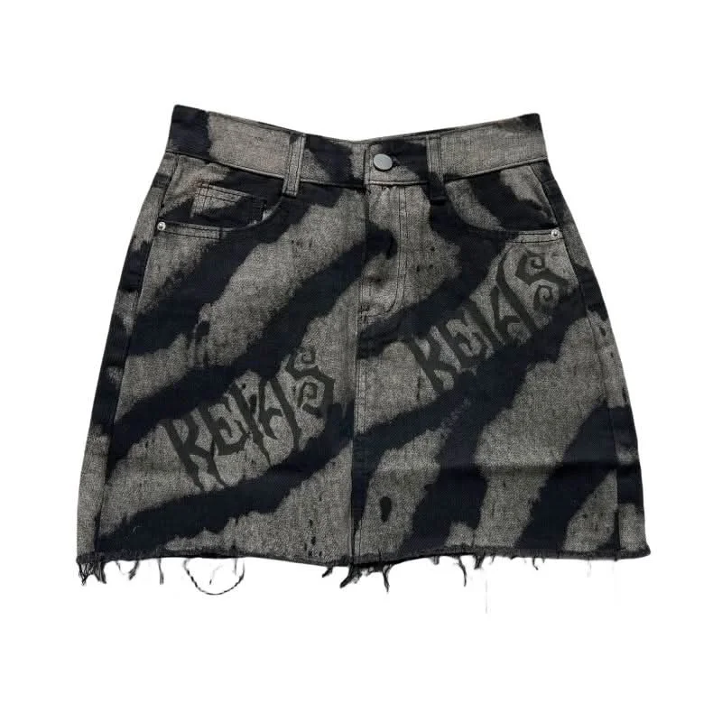 Denim letter print metal chain mini skirt pleated skirt texture